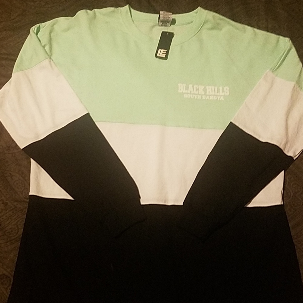 Long sleeve Black Hills shirt